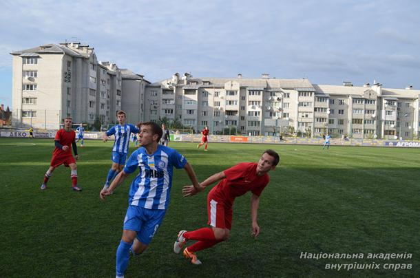 Перемога у стартових поєдинках