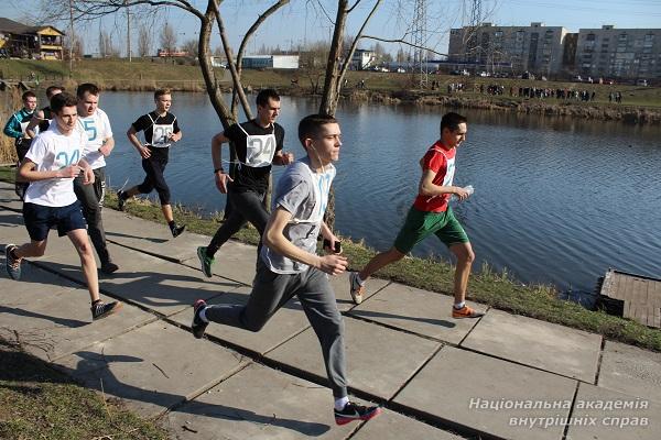 Криміналісти позмагалися на першість у легкоатлетичному кросі