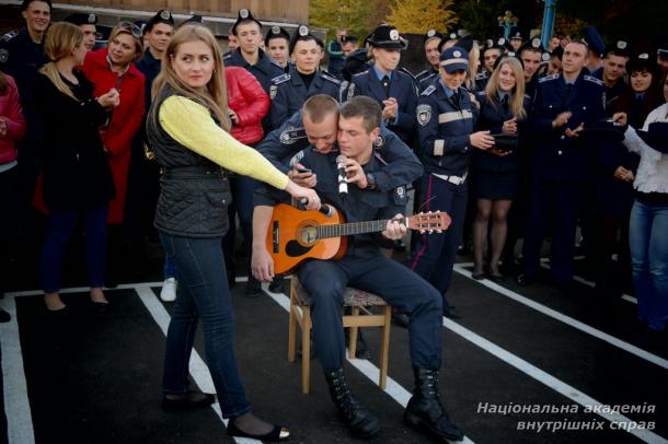 «Караоке на плацу»