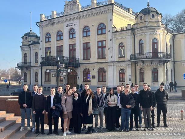 Шевченківські дні: курсанти та студенти НАВС відвідали урочистості з нагоди вручення Національної премії імені Тараса Шевченка  