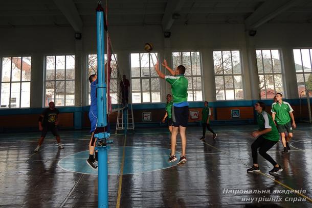 Товариський волейбольний матч на Прикарпатті