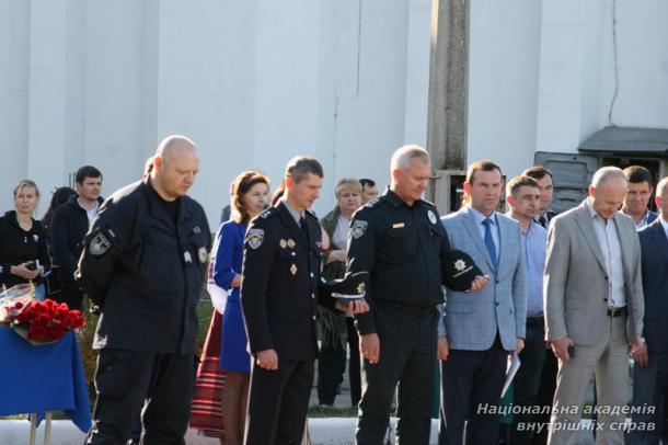 До дня захисника України в ННІ № 3 відкрили пам’ятний знак