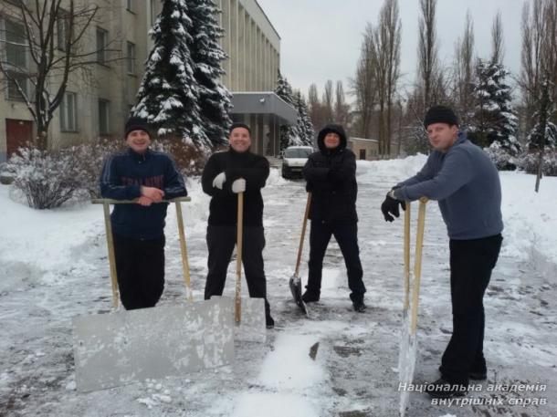 Казкові зимові будні