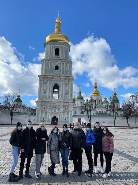 Кураторська година історичними місцями столиці 