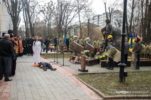 Вшанування героїв Небесної Сотні в Національній академії внутрішніх справ