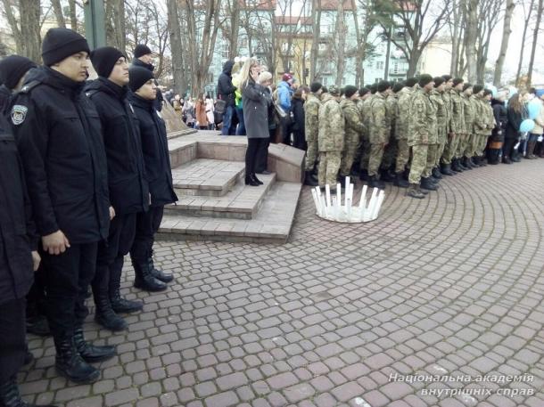 Вшанування героїв Небесної Сотні в Національній академії внутрішніх справ