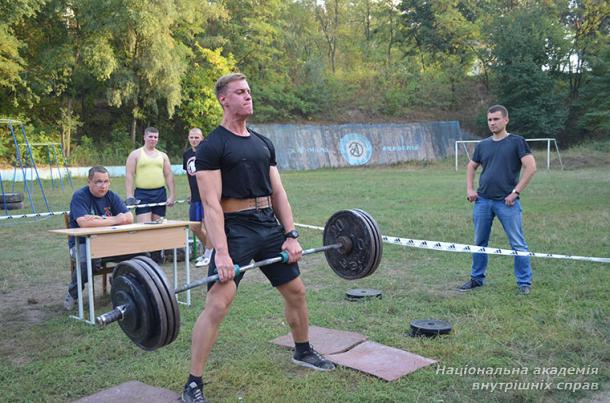 Академія не залишає осторонь новий вид спорту «Армліфтинг»