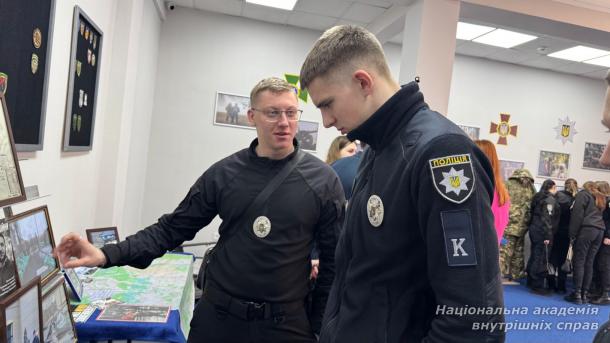 Здобувачі освіти НАВС відвідали виставку в Музеї МВС України Здобувачі освіти НАВС відвідали виставку в Музеї МВС України