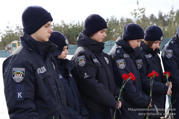 Пам’ятаємо кожного: курсанти ННІПД вшанували загиблих оборонців України Пам’ятаємо кожного: курсанти ННІПД вшанували загиблих оборонців України