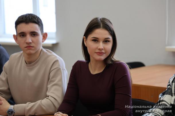 Мова права в епоху глобалізації: студенти обговорили виклики наукової комунікації Мова права в епоху глобалізації: студенти обговорили виклики наукової комунікації