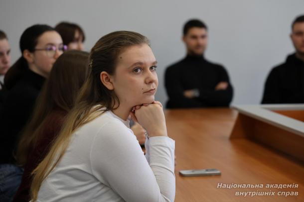 Мова права в епоху глобалізації: студенти обговорили виклики наукової комунікації Мова права в епоху глобалізації: студенти обговорили виклики наукової комунікації