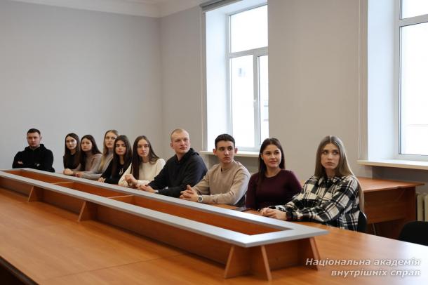 Мова права в епоху глобалізації: студенти обговорили виклики наукової комунікації Мова права в епоху глобалізації: студенти обговорили виклики наукової комунікації