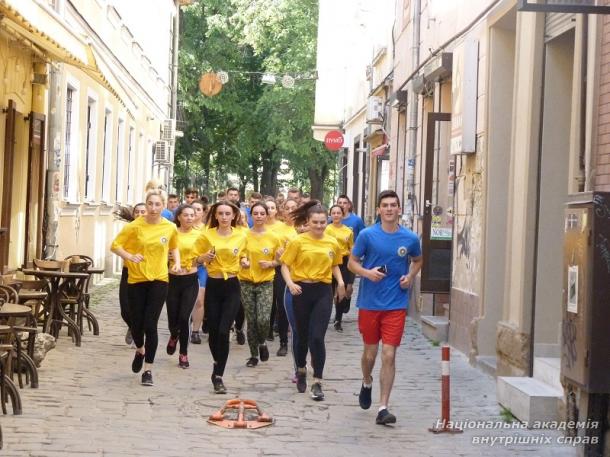 Легкоатлетичний крос скверами та парками міста